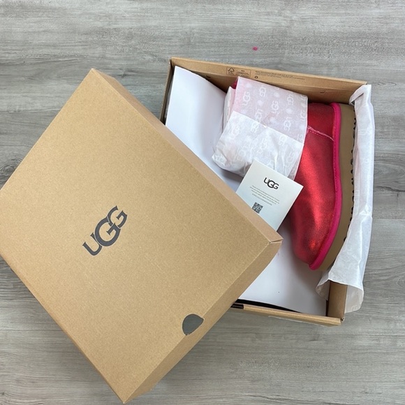 🍁 UGG 🍁 BAILEY BOW REDISH GLISTEN BOOT - Picture 14 of 15